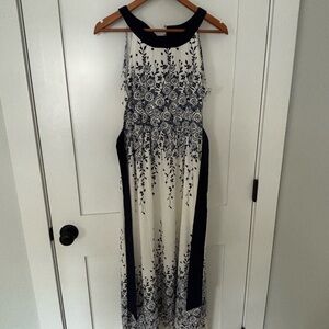 Elegant Floral Maxi Dress in Navy and White